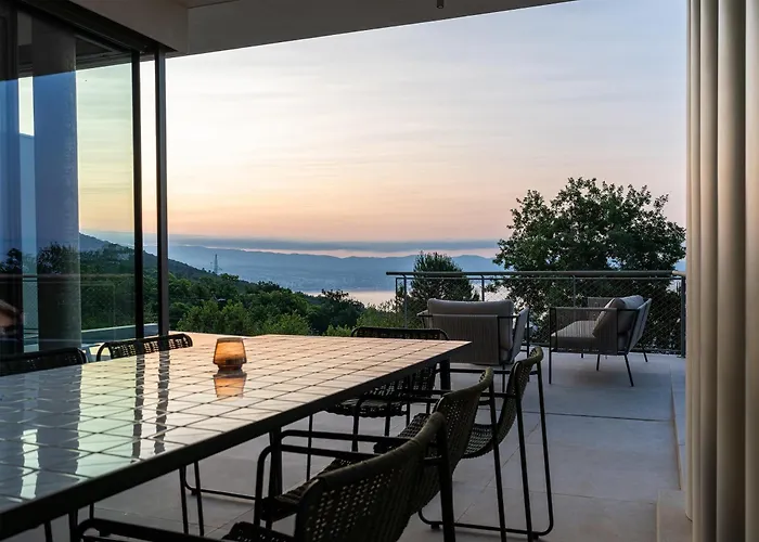 Ladeti Sereno Villa Poljane