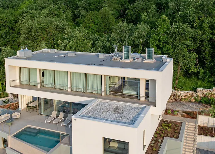 Ladeti Sereno Villa *